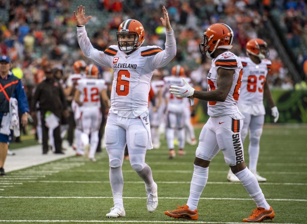 Baker Mayfield celebrates on field