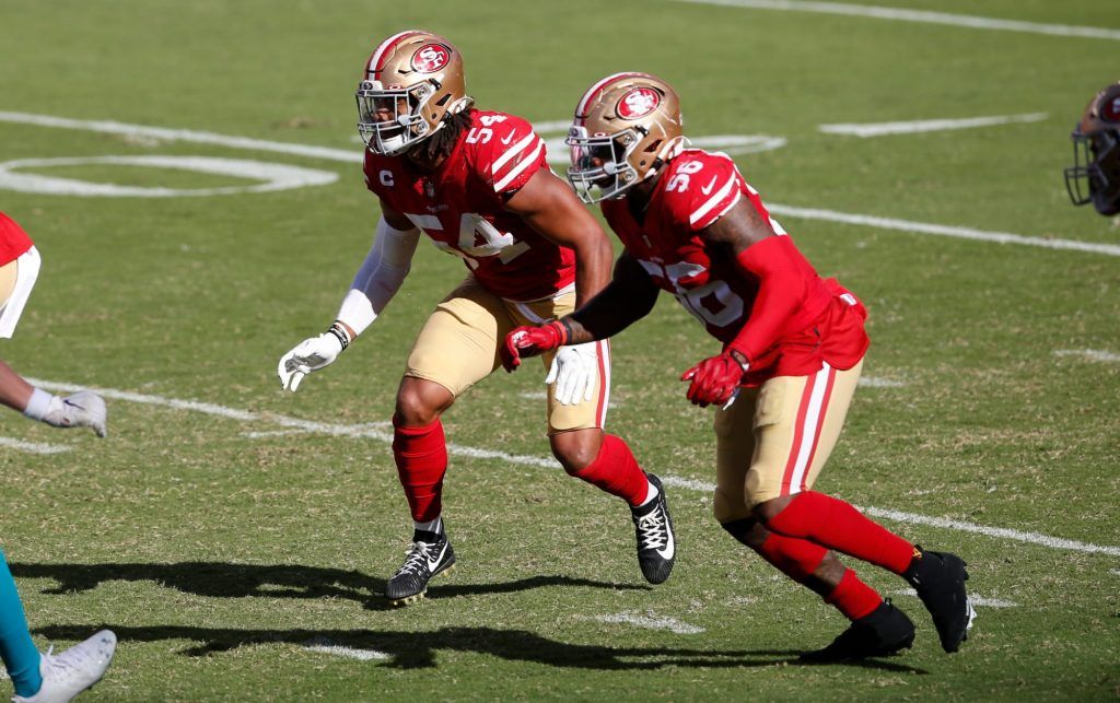 Kwon Alexander at the snap