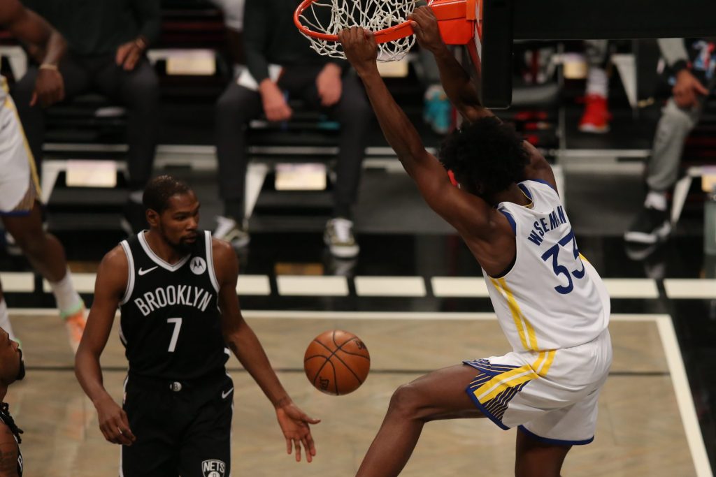 James Wiseman dunks on debut