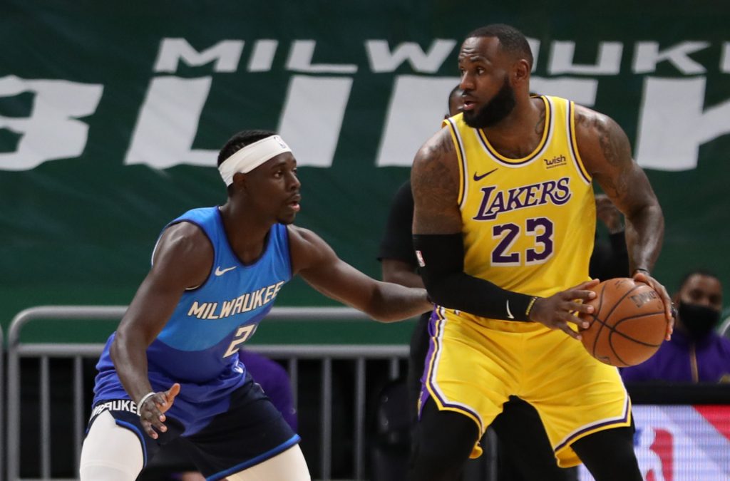 LeBron James vs Bucks Lakers