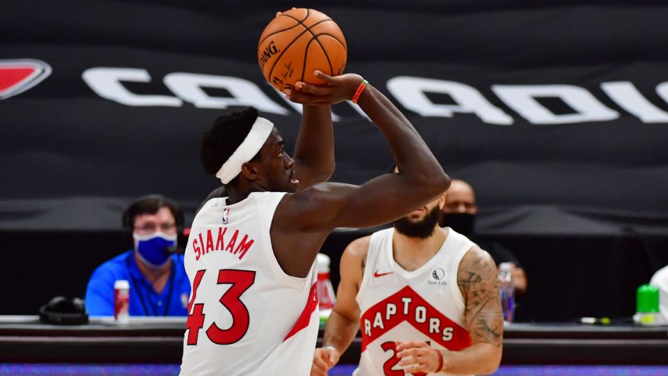 Pascal Siakam shoots v Hornets