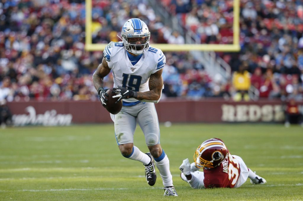 Kenny Golladay carries ball