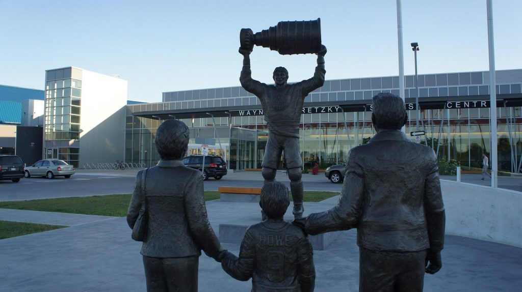 Wayne Gretzky statue